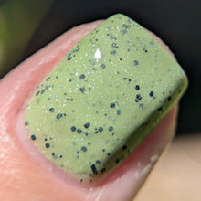 Load image into Gallery viewer, Egg Me On